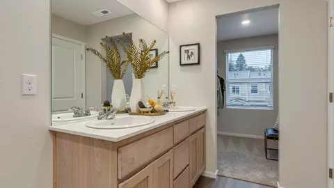 Bath - 6018 SE 15th St, Gresham, OR 97080 photo 3 of 5