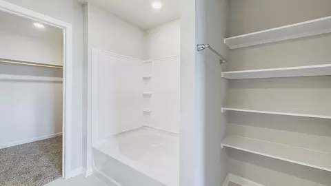 Bath - 8084 Blalock Ln, Iowa, LA 70647 photo 5 of 6
