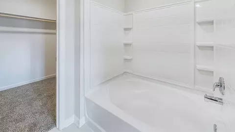 Bath - 8084 Blalock Ln, Iowa, LA 70647 photo 6 of 6