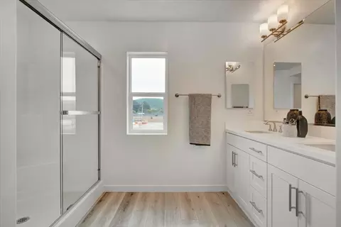 Bath - 1717 Autumn Sage Pl, Lompoc, CA 93436 photo 1 of 3