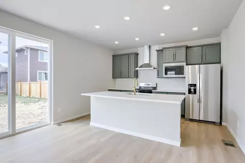Kitchen - 185 Buckwheat Ln, Berthoud, CO 80513 photo 4 of 4