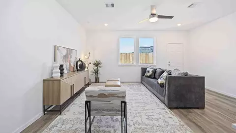 5926 Manning Oaks St, Houston, TX 77091