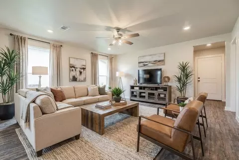 Living - 7911 8, Amarillo, TX 79118 photo 2 of 2