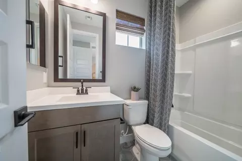 Bath - 3833 S Daisy, Mesa, AZ 85212 photo 7 of 7