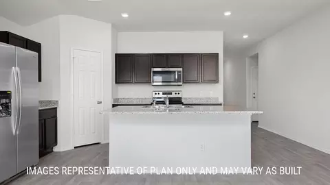Kitchen - 813 Cr 313, Jarrell, TX 76537 photo 3 of 5