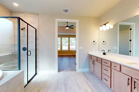 Bath - 828 Sanger Ln, Leander, TX 78641 photo 1 of 1