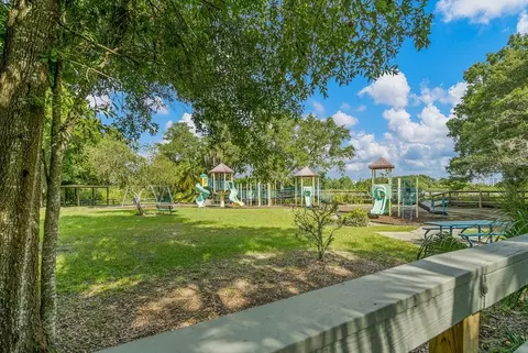 View/Area - 5820 Taverna Loop, Winter Haven, FL 33884 photo 4 of 6