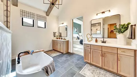 Bath - 321 Sterling Ridge Dr, Leander, TX 78641 photo 2 of 4