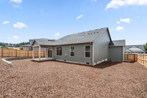 Exterior - 1147 Pumpkin Rdg, Eagle Point, OR 97524 photo 1 of 1