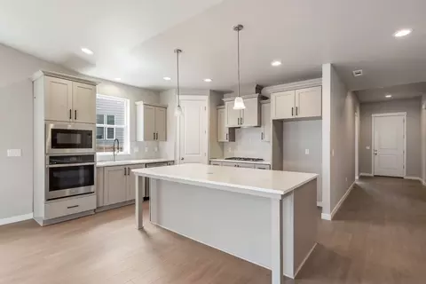 Kitchen - 1147 Pumpkin Rdg, Eagle Point, OR 97524 photo 1 of 4