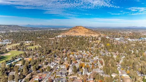 View/Area - 61211 Parrell Rd, Bend, OR 97702 photo 4 of 5