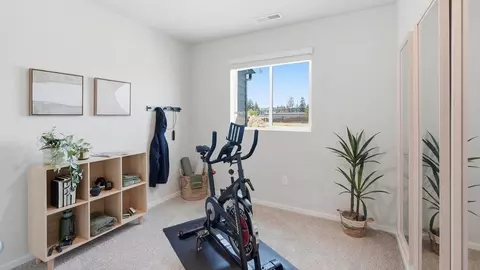 Bedroom - 61211 Parrell Rd, Bend, OR 97702 photo 4 of 4