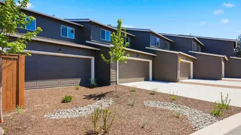 Exterior - 61211 Parrell Rd, Bend, OR 97702 photo 2 of 2