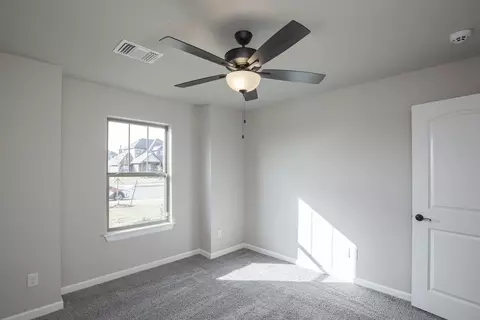 Bedroom - 8701 Stark St, Arcadia, OK 73007 photo 2 of 15