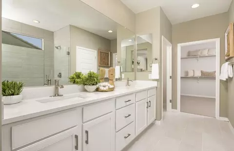 Bath - 13340 E Red Juniper Way, Tucson, AZ 85747 photo 2 of 6