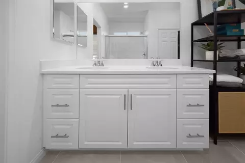 Bath - 27452 Dunite Dr, Perris, CA 92571 photo 1 of 1