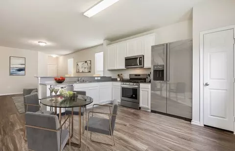 Kitchen - 16418 Cedarveil Ct, Conroe, TX 77302 photo 3 of 4
