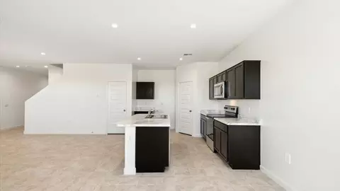 Kitchen - 9648 S Caballo Dr, Apache Junction, AZ 85120 photo 3 of 11