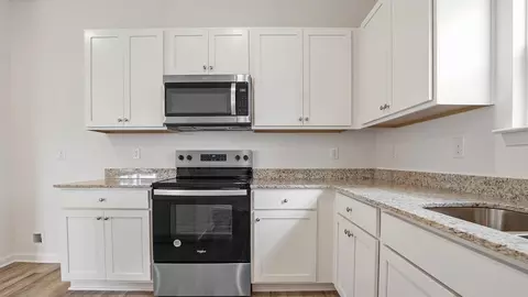 Kitchen - 20 Elderberry St, Freeport, FL 32439 photo 3 of 4