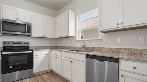 Kitchen - 20 Elderberry St, Freeport, FL 32439 photo 2 of 4