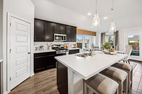 Kitchen - 8024 Butterfield Dr, Sanger, TX 76266 photo 2 of 2