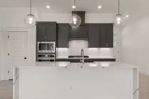 Kitchen - 311 Wickham Way, Centerton, AR 72719 photo 16 of 25