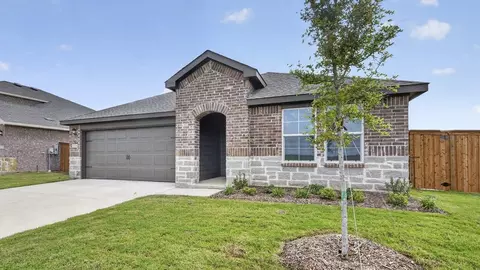 3253 Slocum Dr, Paris, TX 75460