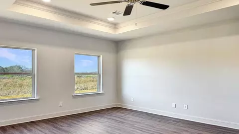 Living - 104 Horseshoe Blvd, Clinton, MS 39056 photo 2 of 5