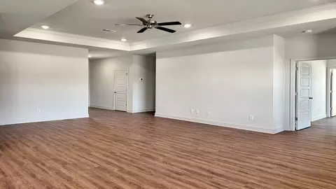 Living - 104 Horseshoe Blvd, Clinton, MS 39056 photo 1 of 5