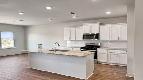 Kitchen - 104 Horseshoe Blvd, Clinton, MS 39056 photo 3 of 10