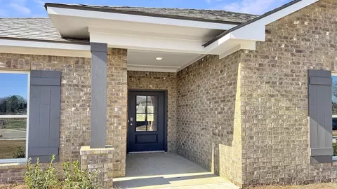 Exterior - 104 Horseshoe Blvd, Clinton, MS 39056 photo 5 of 14
