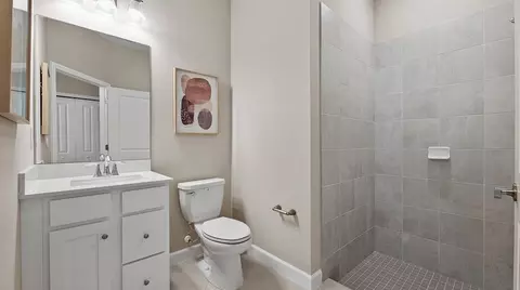 Bath - 3527 Ambersweet Xing, Parrish, FL 34219 photo 4 of 4