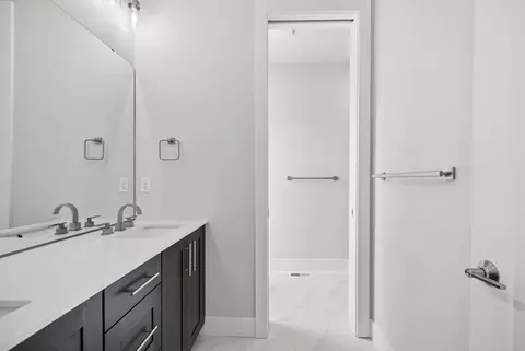Bath - 18809 99th Pl NE UNIT B, Bothell, WA 98011 photo 2 of 4