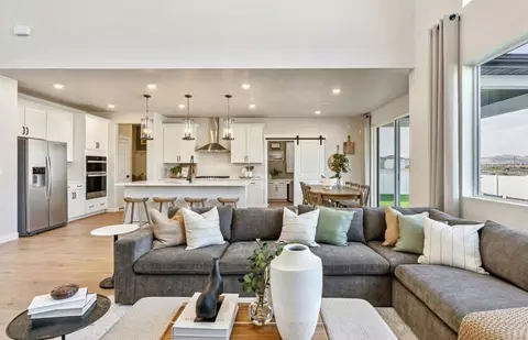 Living - 4907 N Emerald Ave, Eagle Mountain, UT 84005 photo 2 of 2