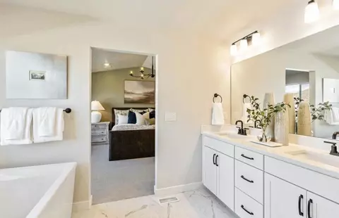 Bath - 4907 N Emerald Ave, Eagle Mountain, UT 84005 photo 3 of 3
