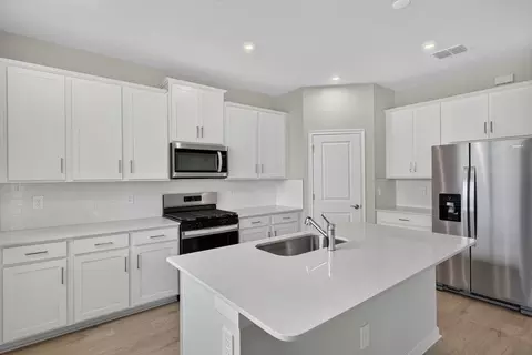 Kitchen - 13258 Oxeye Ln, Parrish, FL 34219 photo 1 of 3