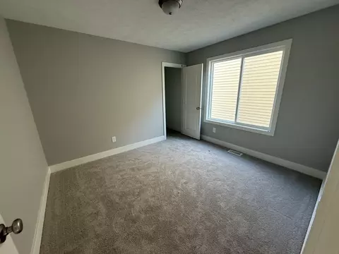 Bedroom - 6693 Castleton Dr, Grand Ledge, MI 48837 photo 1 of 3