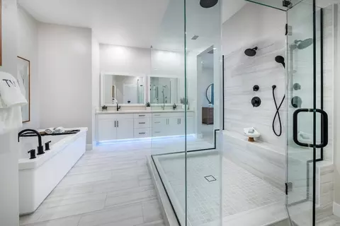 Bath - 213 Briar Moon, Irvine, CA 92618 photo 2 of 2