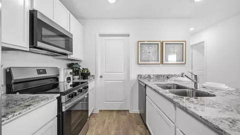 6013 Pineapple St, Houston, TX 77048