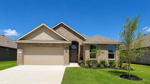612 Harvey St, Grandview, TX 76050