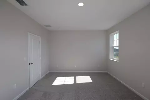 Bedroom - 1354 Mount Royal Dr, Saint Cloud, FL 34771 photo 3 of 7