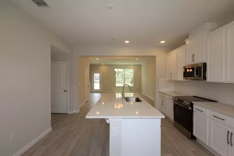 Kitchen - 1354 Mount Royal Dr, Saint Cloud, FL 34771 photo 5 of 8
