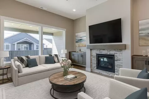 Living - 1318 E Luna St, Newberg, OR 97132 photo 1 of 1
