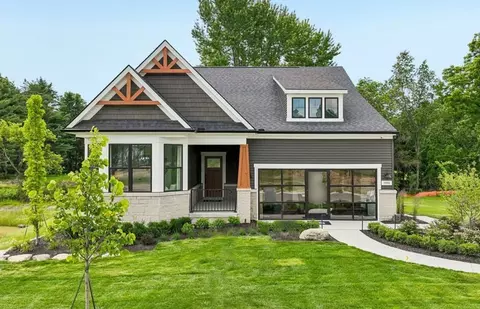 3065 Wyvern Rd, Lake Orion, MI 48359