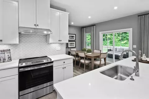 Kitchen - 1213 Hamlet Dr, Murfreesboro, TN 37128 photo 7 of 7
