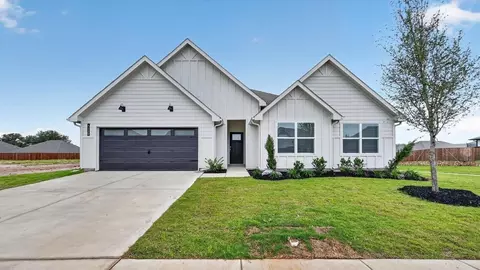 138 Sandstone Cir, Granbury, TX 76048