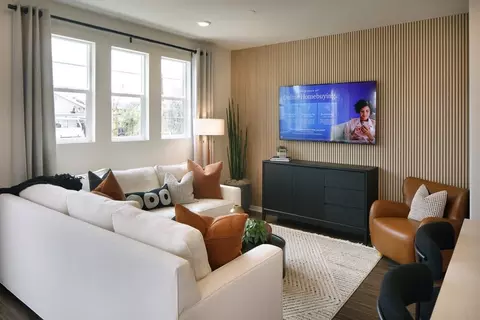 Living - 9187 Waverly Ln, Riverside, CA 92503 photo 2 of 4