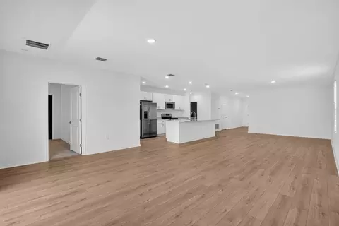 Living - 13805 Sawmill St, Parrish, FL 34219 photo 1 of 2