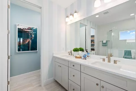Bath - 18332 Foxtail Lp, Venice, FL 34293 photo 2 of 3