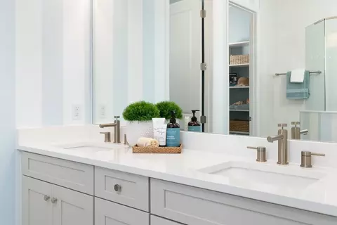 Bath - 18332 Foxtail Lp, Venice, FL 34293 photo 1 of 3